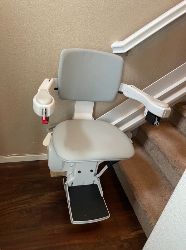 curved stairlift Oceanside CA from Lifeway Mobility