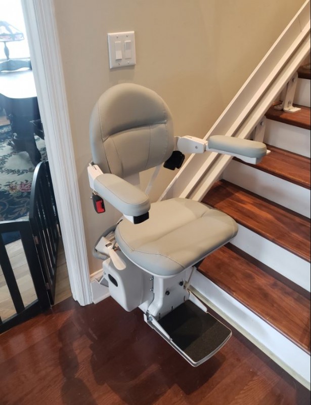 custom curved stairlift installed by Lifeway Mobility in Hanahan South Carolina