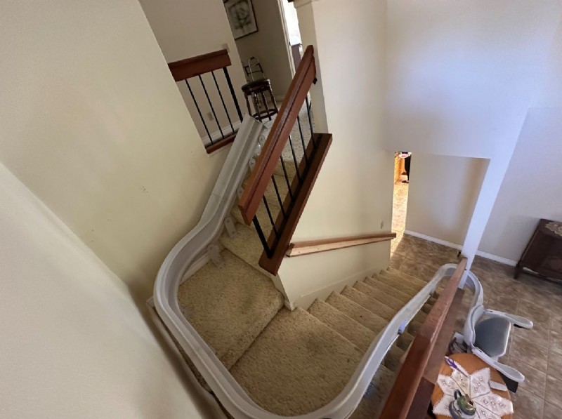 custom-curved-stairlift-with-180-degree-park-at-bottom-landing-from-Lifeway-Mobiliy-San-Diego.jpg